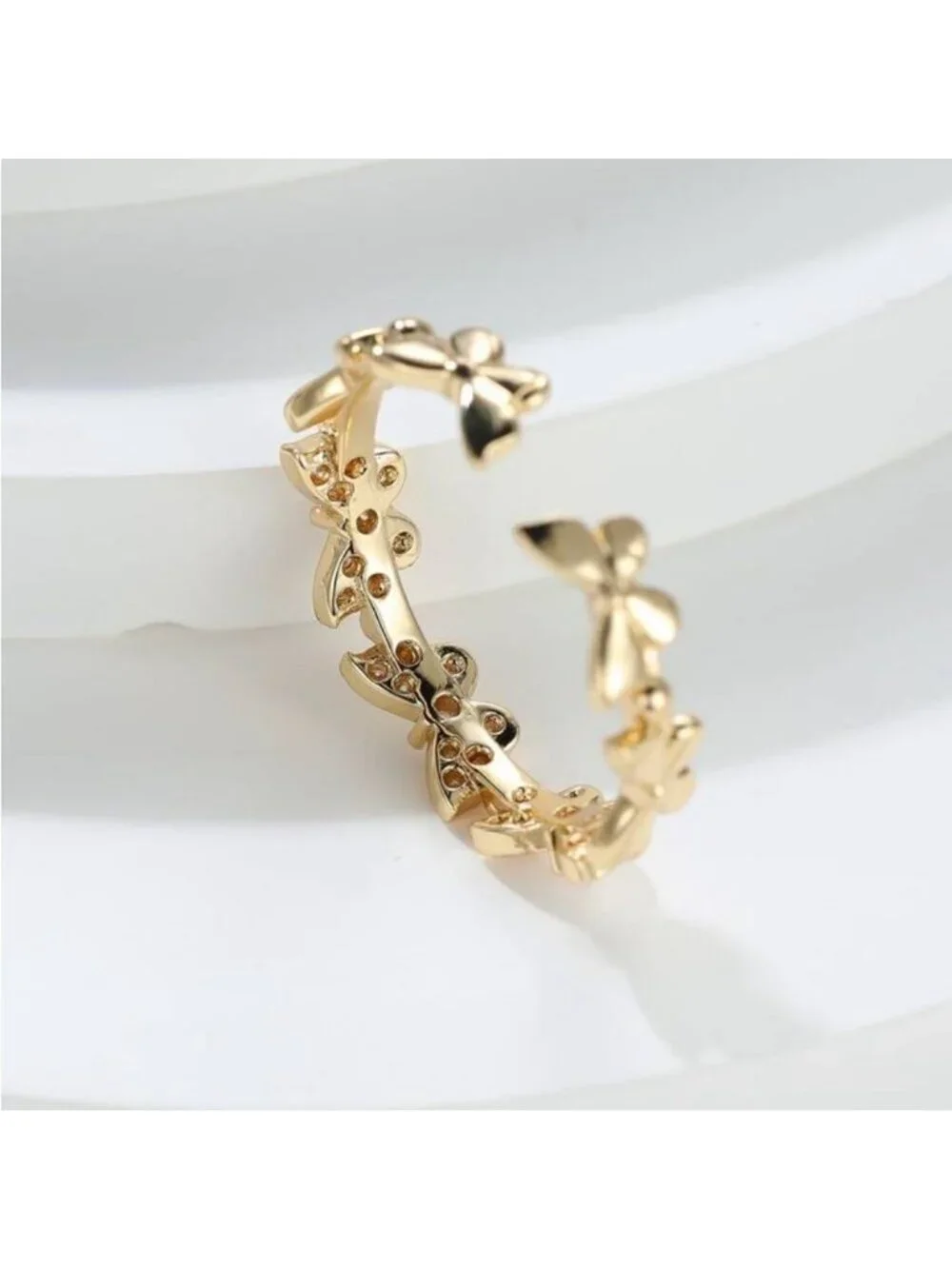 Gold Butterfly Ring Q59